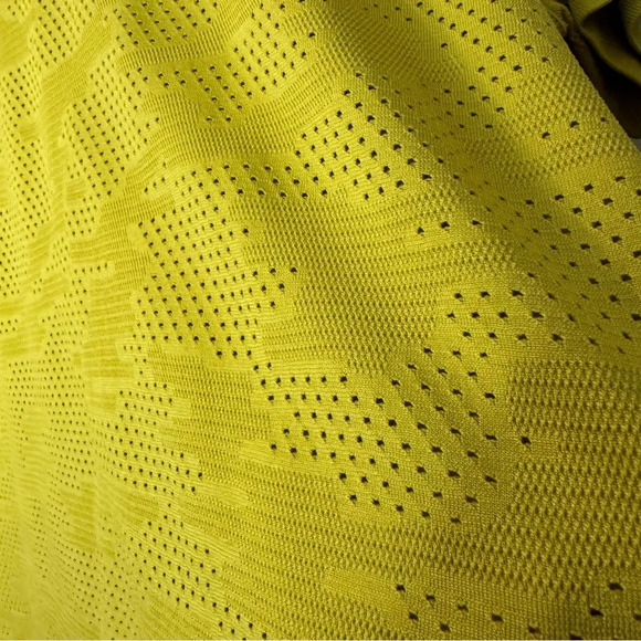 Lululemon Train To Be Short Sleeve Camo - Picture 7 of 10